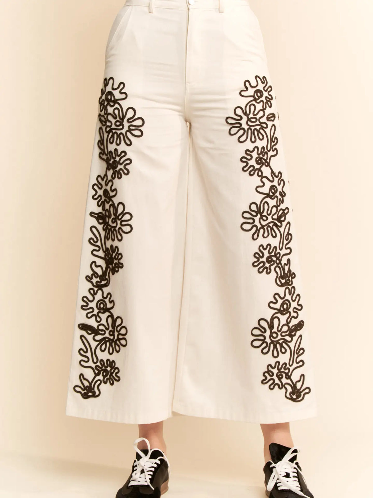 Floral Embroidered Side Pants