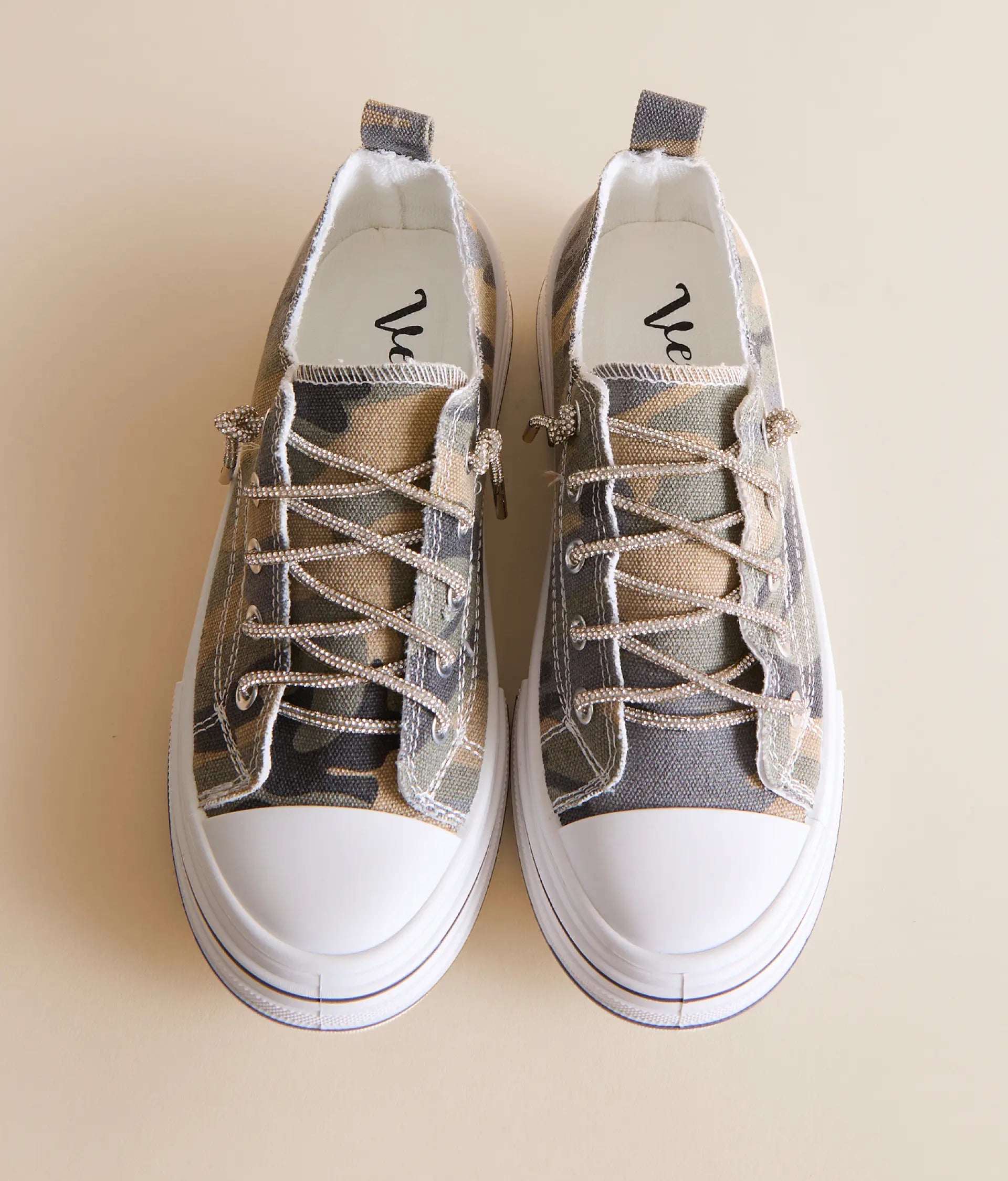 Aman Camo Sneaker
