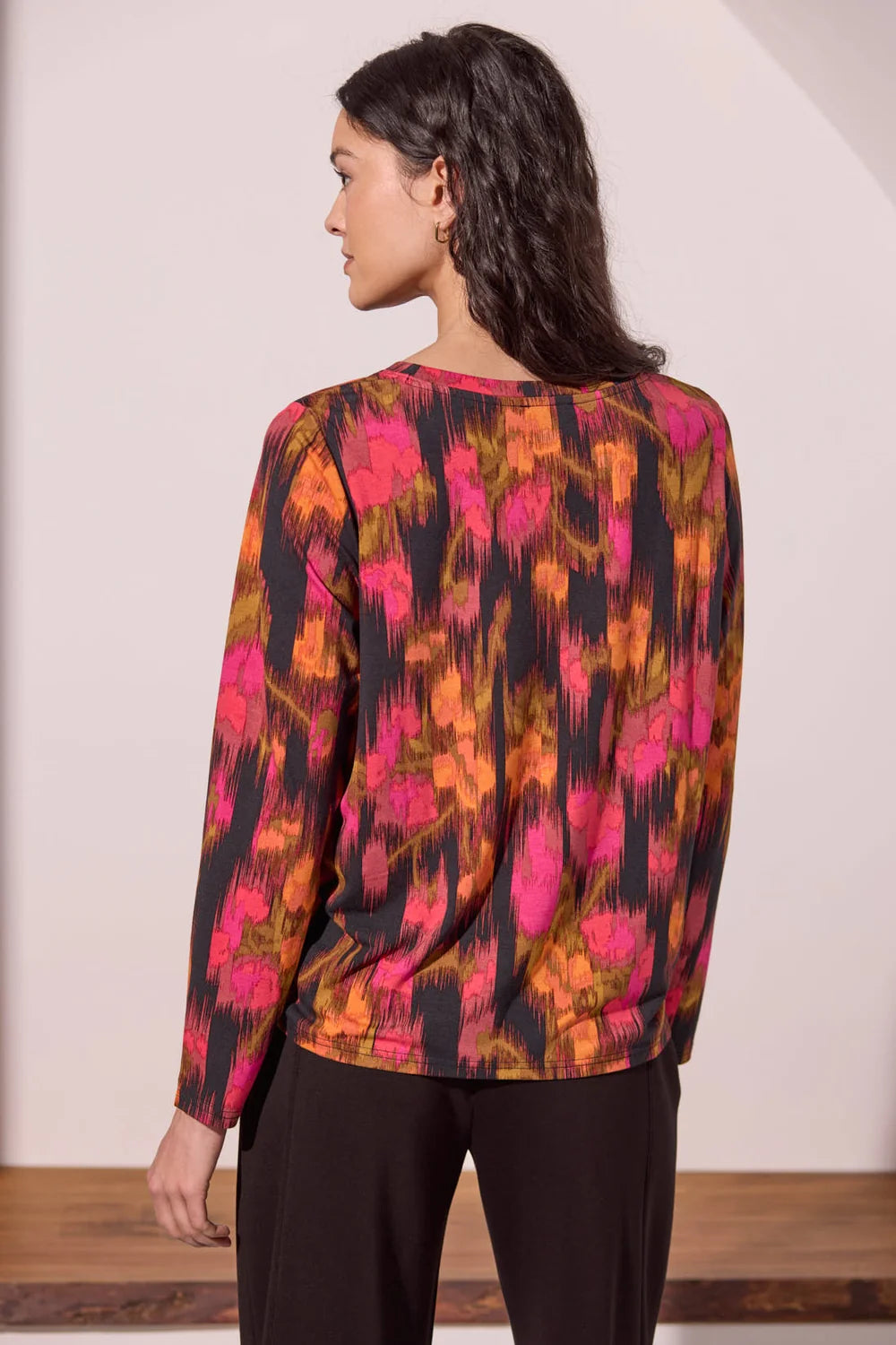 L/S Crew Neck w/ Side Ruching