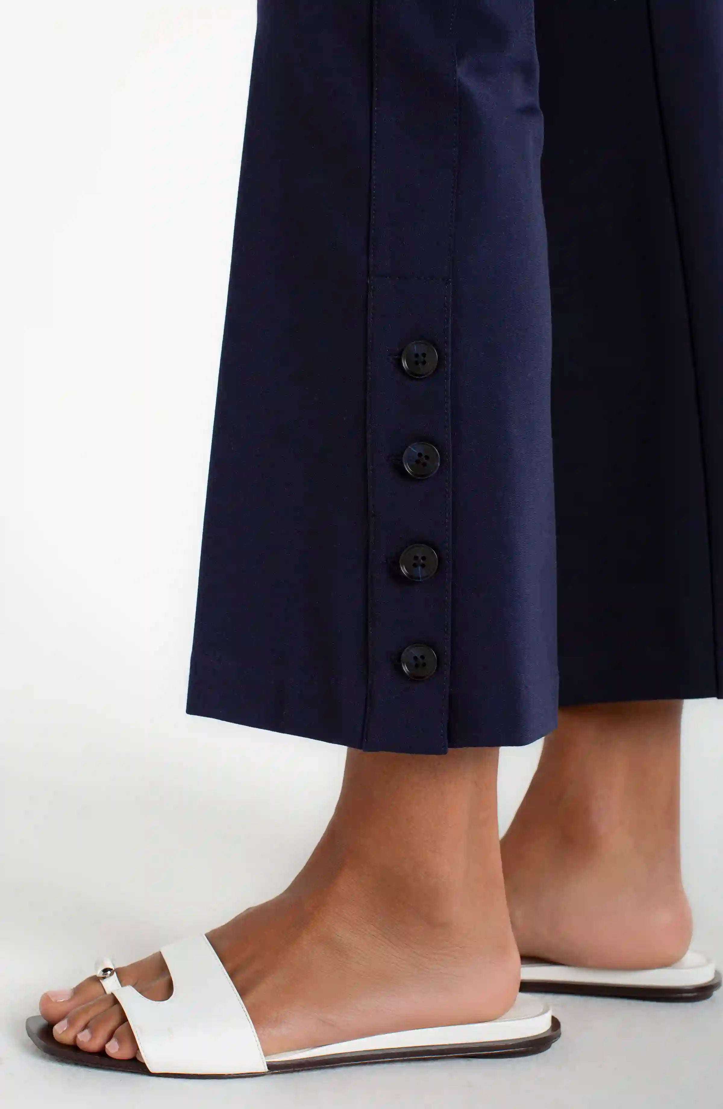 Stella Kick Flare w Buttons