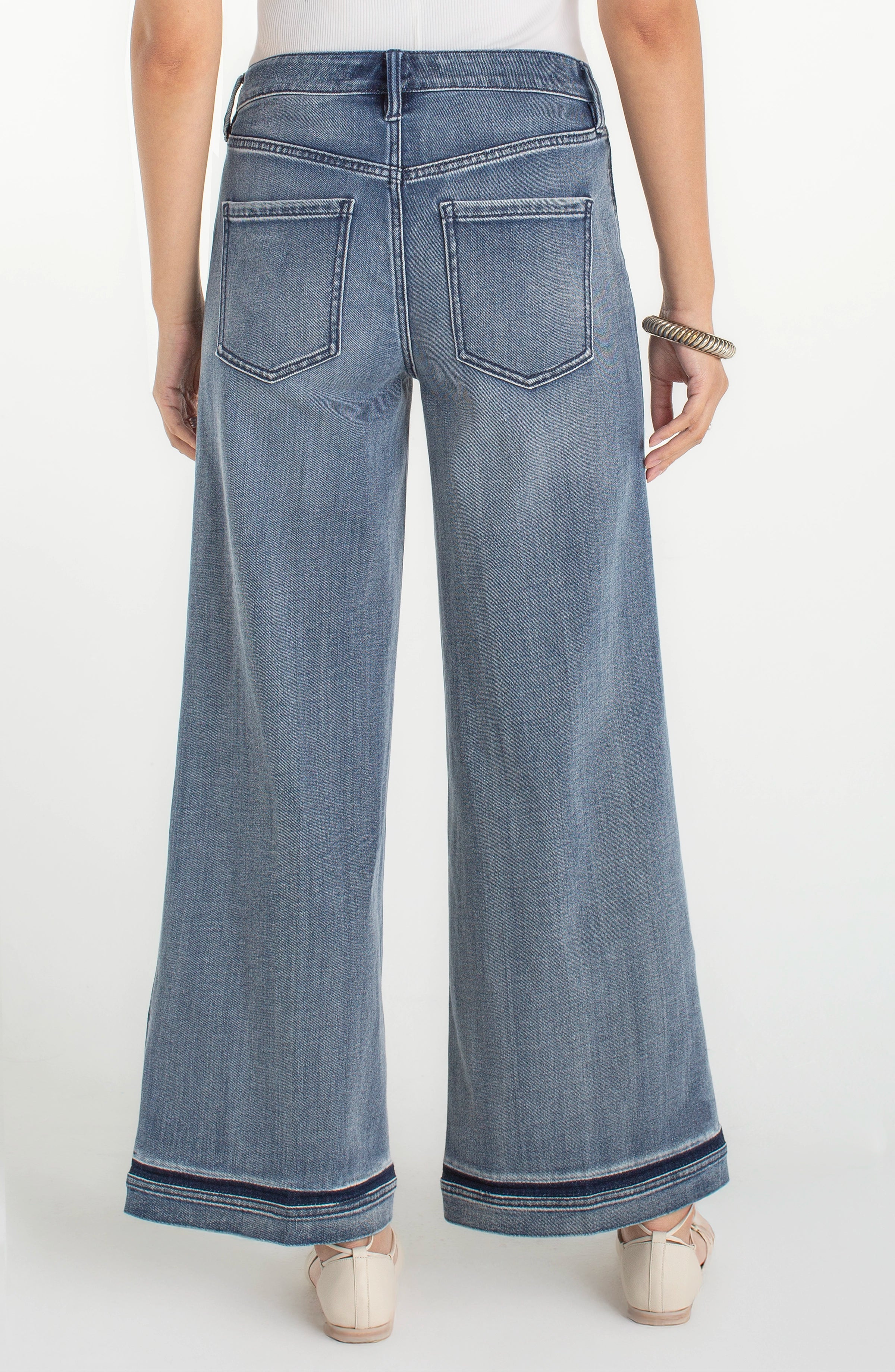 Super Stride Wide Leg w Shadow Cuff Denim