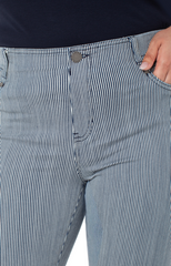 LP Gia Glider Crop Flare w Back Pleat 25.5 ins