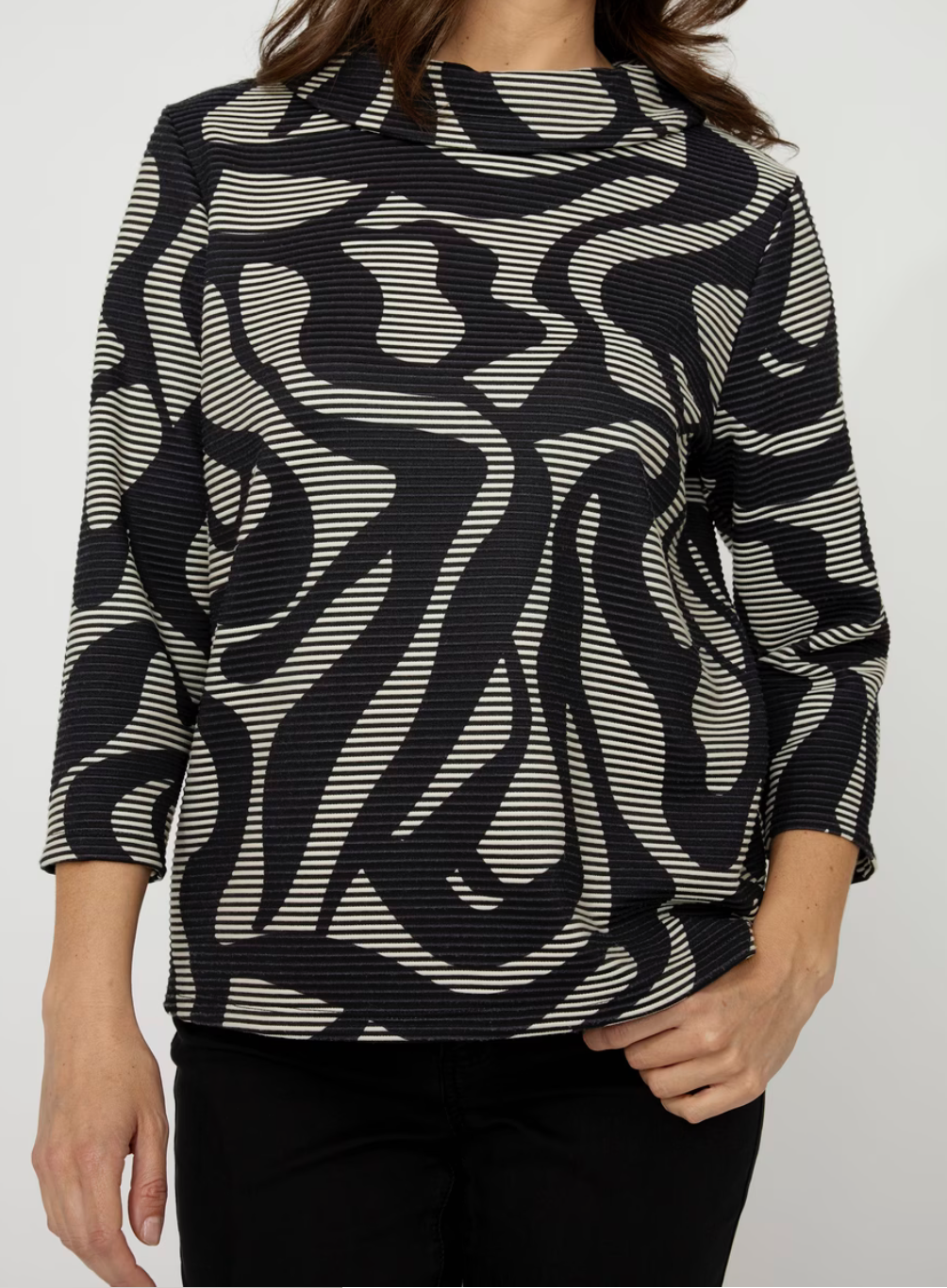 3/4 Sleeve Abstract Pullover