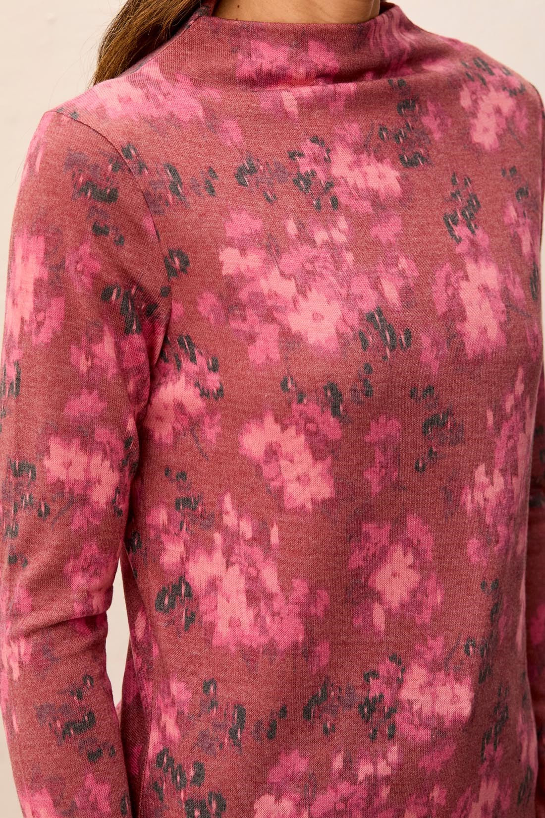 L/S Funnel Neck Top